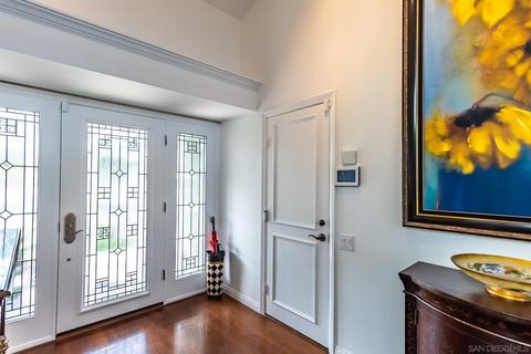 2081 Caminito Circulo Norte, La Jolla, CA 92037 photo 5