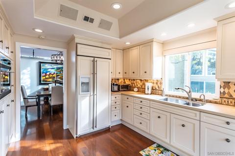 2081 Caminito Circulo Norte, La Jolla, CA 92037 photo 12