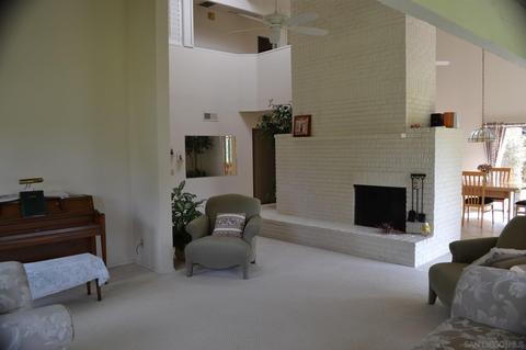 1601 Mesa Verde Dr, Vista, CA 92084 photo 4