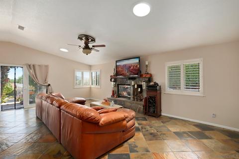 10476 Tatas Pl, Escondido, CA 92026 photo 20