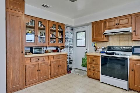 1188 Phillips St, Vista, CA 92083 photo 9