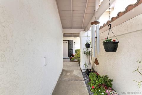 3036 Via Estrada, Carlsbad, CA 92009 photo 3