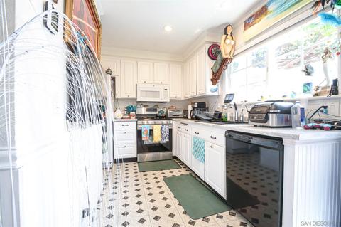 3572 Surf Pl, Oceanside, CA 92056 photo 9