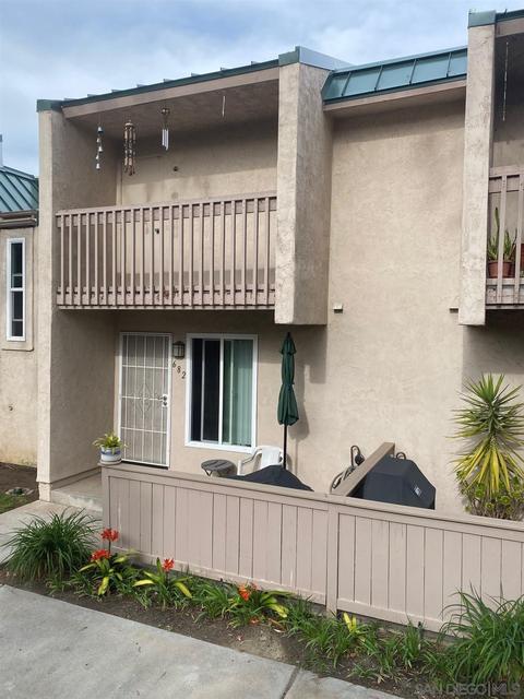 682 Ascot Dr, Vista, CA 92083 photo 1