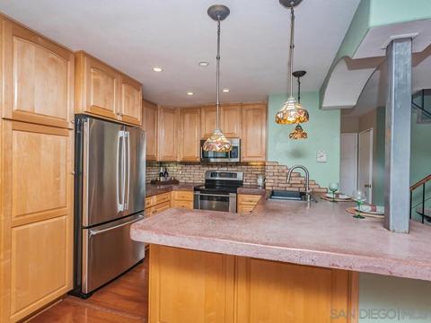 682 Ascot Dr, Vista, CA 92083 photo 8