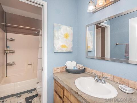 682 Ascot Dr, Vista, CA 92083 photo 15