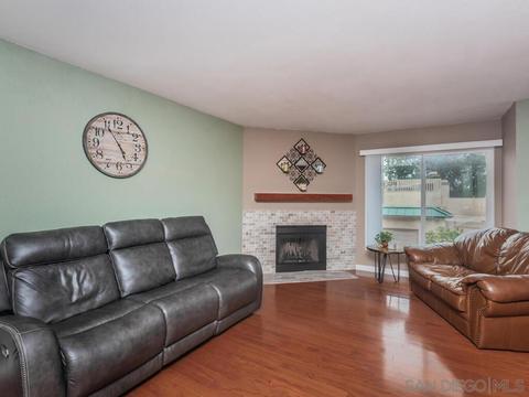 682 Ascot Dr, Vista, CA 92083 photo 3