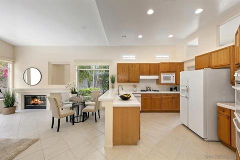 783 Calle Montera, Escondido, CA 92025 photo 5
