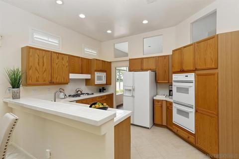 783 Calle Montera, Escondido, CA 92025 photo 9