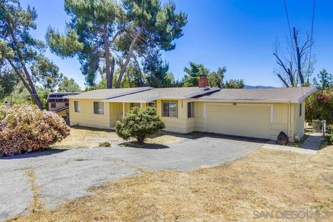 1249 Oasis Dr, Escondido, CA 92026 photo 2