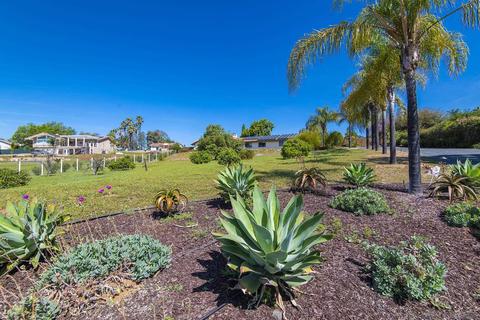 1947 Warmlands, Vista, CA 92084 photo 2