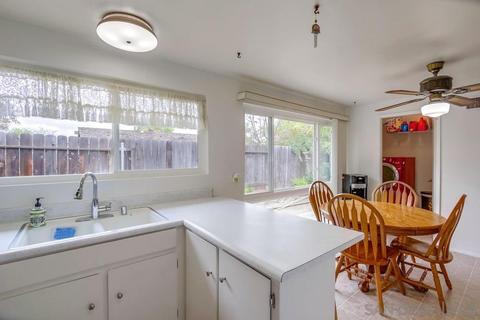 8621 Carlton Oaks Dr, Santee, CA 92071 photo 16