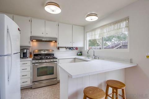 8621 Carlton Oaks Dr, Santee, CA 92071 photo 14