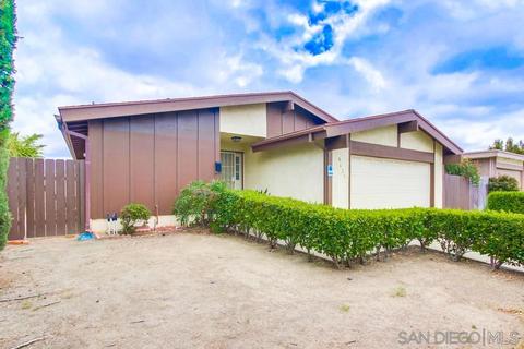 8621 Carlton Oaks Dr, Santee, CA 92071 photo 2