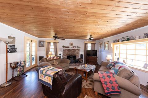 1010 Bear Valley Rd, Escondido, CA 92025 photo 4