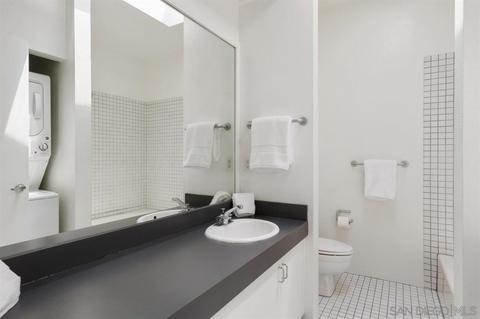 7597 Eads #E, La Jolla, CA 92037 photo 19