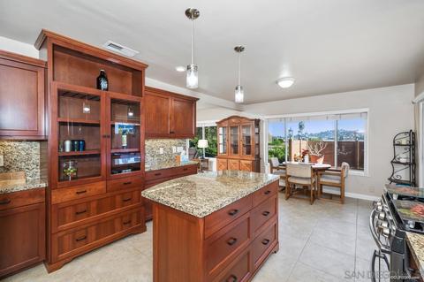 8045 Morocco Dr, La Mesa, CA 91942 photo 15
