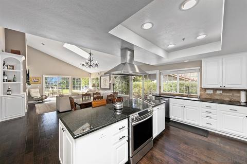 1342 Santa Luisa Dr, Solana Beach, CA 92075 photo 3