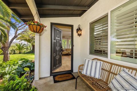 1375 Barbara Dr, Vista, CA 92084 photo 3