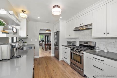 1375 Barbara Dr, Vista, CA 92084 photo 11