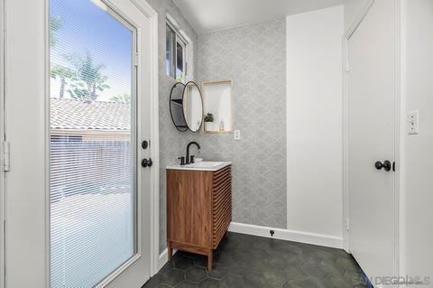1375 Barbara Dr, Vista, CA 92084 photo 22