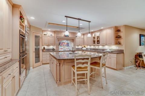 7666 Caminito Coromandel, La Jolla, CA 92037 photo 10