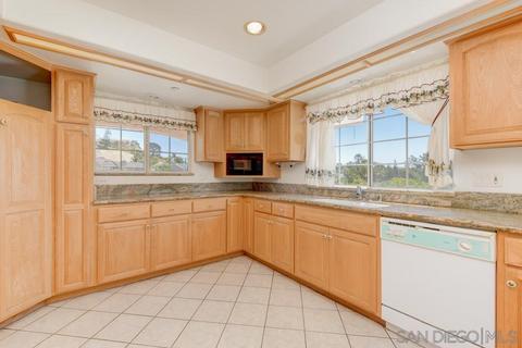 9488 Edgewood Dr, La Mesa, CA 91941 photo 10