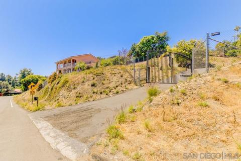 9488 Edgewood Dr, La Mesa, CA 91941 photo 2