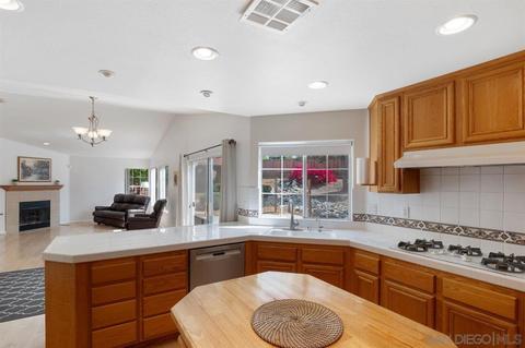 1052 Maxie Pl, Escondido, CA 92027 photo 13