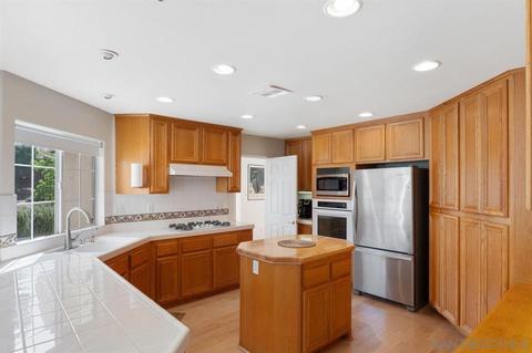 1052 Maxie Pl, Escondido, CA 92027 photo 12