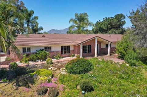 13773 Whispering Meadows Ln, Jamul, CA 91935 photo 2
