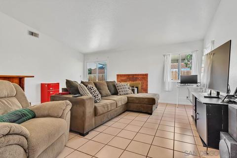 2729 Derringer Pl, Escondido, CA 92027 photo 3