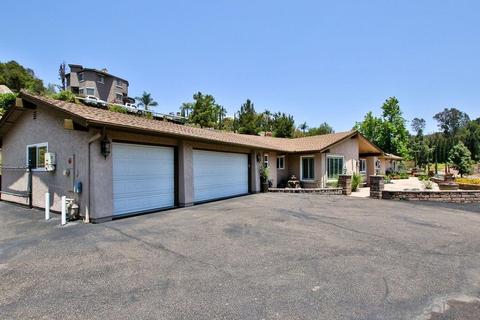 1298 Burris Dr, El Cajon, CA 92019 photo 2