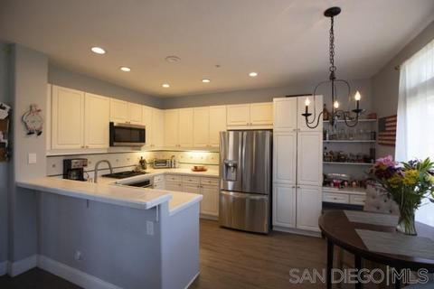 2310 Fallbrook Pl, Escondido, CA 92027 photo 6