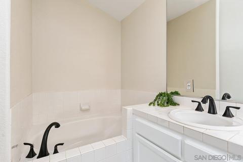 1540 Via Otano, Oceanside, CA 92056 photo 24