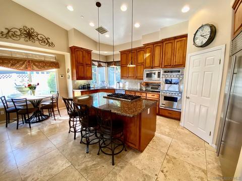 1827 Hidden Mesa Rd, El Cajon, CA 92019 photo 11