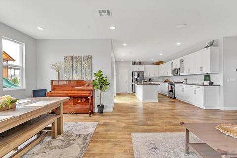 8869 Trailridge Ave, Santee, CA 92071 photo 5