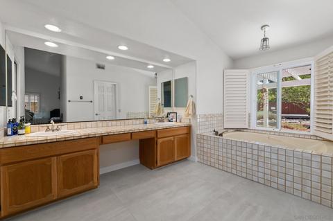 1677 Hamilton Ln, Escondido, CA 92029 photo 23