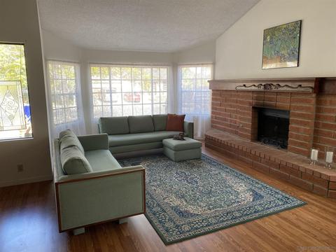1635 Quiet Hills Dr, Oceanside, CA 92056 photo 2