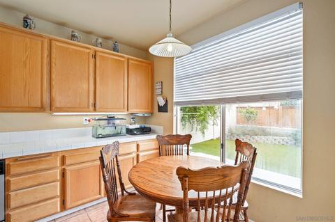 2415 Starlight Gln, Escondido, CA 92026 photo 12