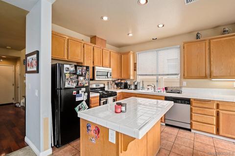 2415 Starlight Gln, Escondido, CA 92026 photo 8