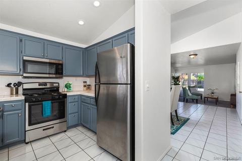 2253 Parktree Ln, Escondido, CA 92026 photo 8