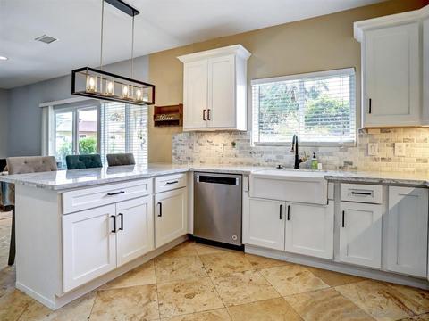 349 Redondo Dr, Oceanside, CA 92057 photo 5