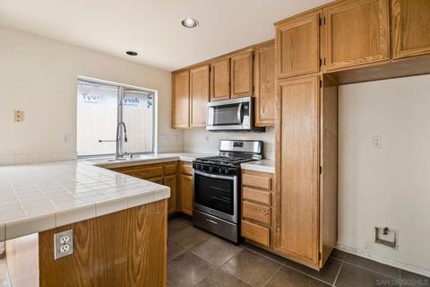 6955 Ruby Ln, Lemon Grove, CA 91945 photo 13