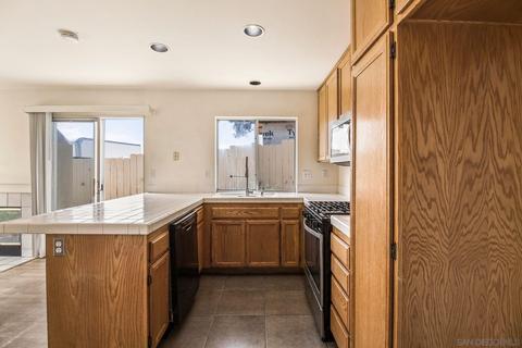 6955 Ruby Ln, Lemon Grove, CA 91945 photo 12