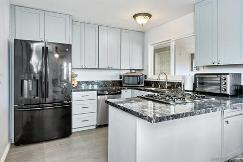 9647 Cambury Dr, Santee, CA 92071 photo 11