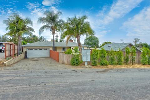 331 E College, Fallbrook, CA 92028 photo 1