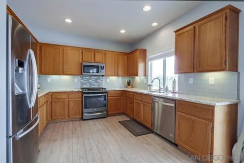 1072 Darwin Dr, Oceanside, CA 92056 photo 11