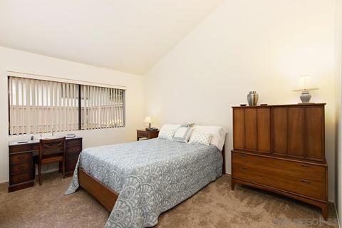 8080 Caminito Mallorca, La Jolla, CA 92037 photo 17