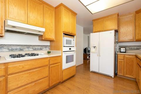 8080 Caminito Mallorca, La Jolla, CA 92037 photo 16